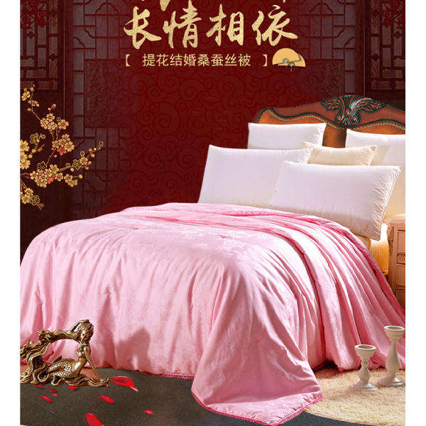 買什么樣的結婚被子好-幸福寓意蠶絲被更合適[常久]